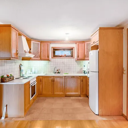 Βίλα το γιατάκι του τζαβέλα *